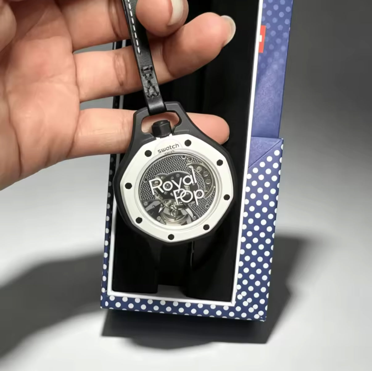Montre Swatch x Audemars Piguet Royal Oak “Royal Pop” Édition Premium Plusieurs coloris